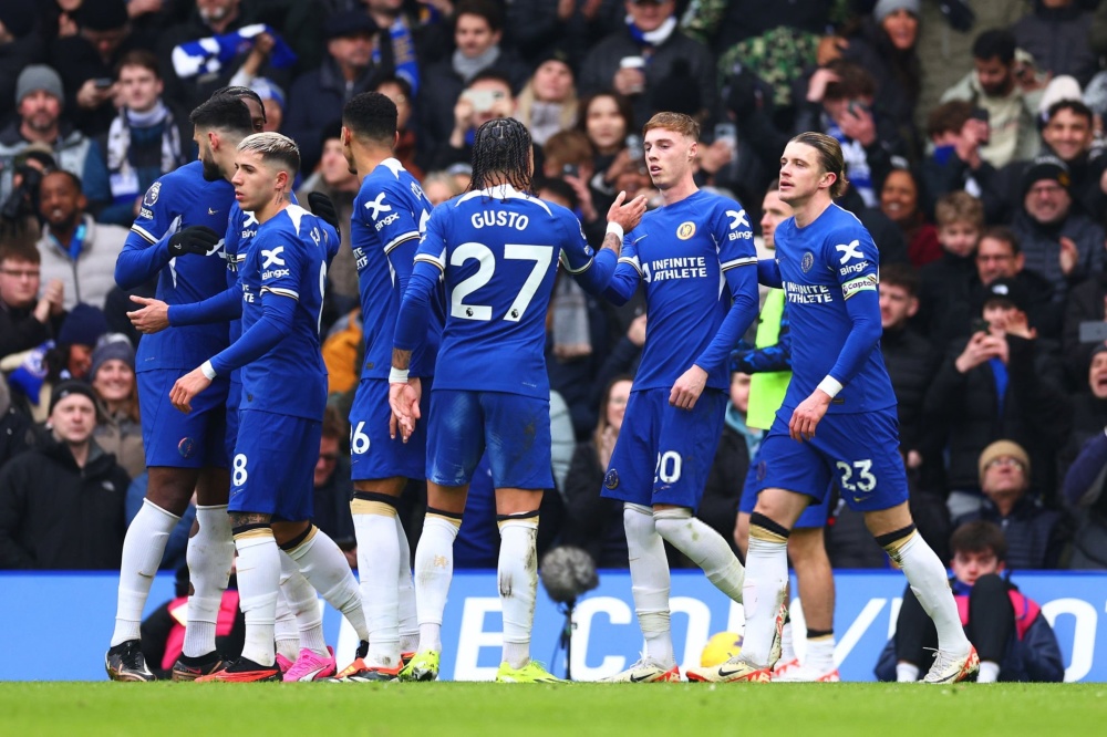 菲尔-琼斯：阿森纳可以充分利用拜仁在定位球防守上的弱点（菲尔-琼斯：阿森纳应抓住拜仁定位球防守漏洞）