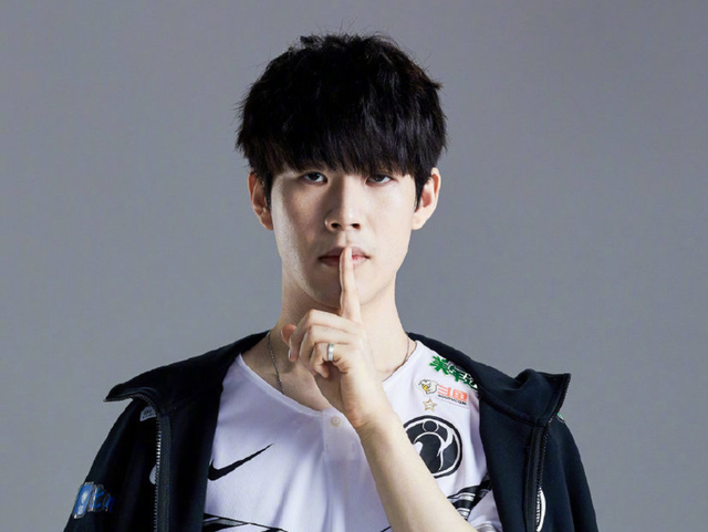 EF输了但仍然赢了！Baicai撕裂了 XANTARES 并且 TyLoo 翻盘赢得了加时赛，拿下了第一张图