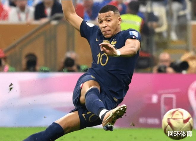 战三镇替补出场，依木兰完成山东泰山一线队首秀（替补登场对阵三镇，依木兰迎来山东泰山一线队处子秀）